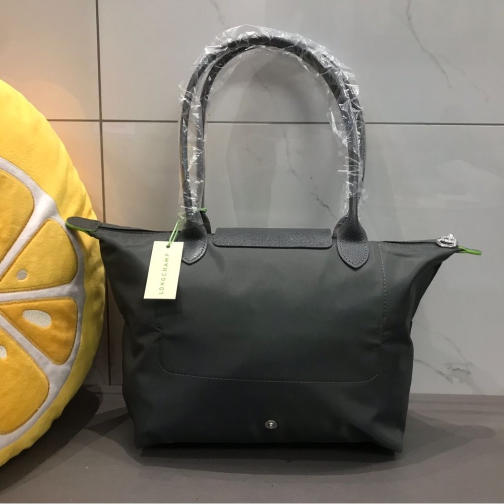 Longchamp Gray Tote Bag with Classic Shape and Sleek Material - Picture 2 of 5